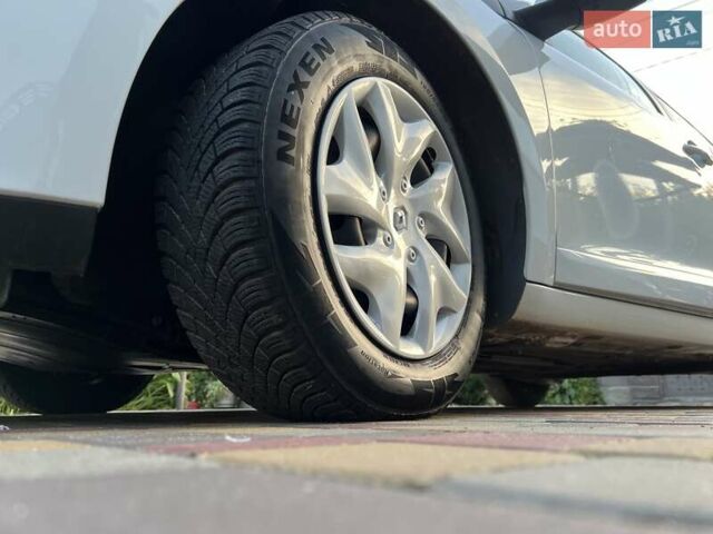 Белый Рено Меган, объемом двигателя 1.46 л и пробегом 185 тыс. км за 9099 $, фото 30 на Automoto.ua