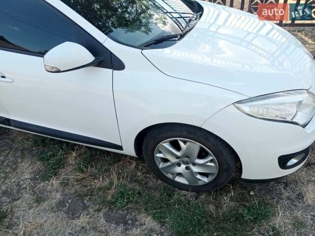 Белый Рено Меган, объемом двигателя 1.46 л и пробегом 250 тыс. км за 7200 $, фото 2 на Automoto.ua