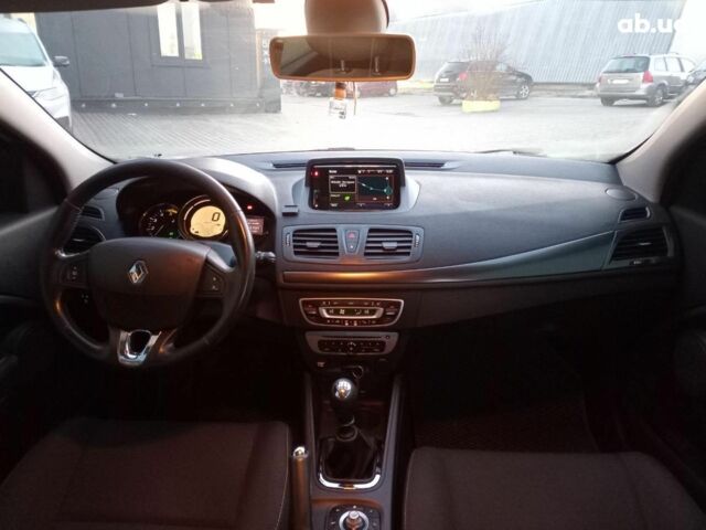 Белый Рено Меган, объемом двигателя 1.5 л и пробегом 315 тыс. км за 8990 $, фото 8 на Automoto.ua