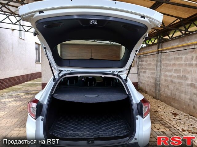 Белый Рено Меган, объемом двигателя 1.5 л и пробегом 269 тыс. км за 6700 $, фото 8 на Automoto.ua