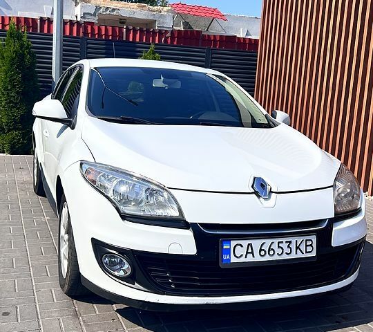 Белый Рено Меган, объемом двигателя 1.5 л и пробегом 265 тыс. км за 6950 $, фото 6 на Automoto.ua