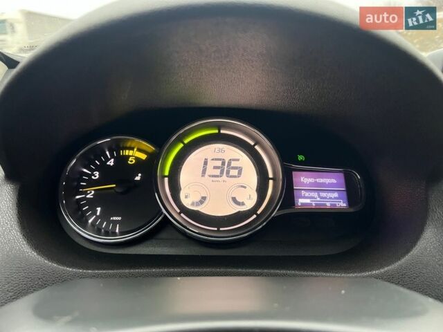 Білий Рено Меган, об'ємом двигуна 1.46 л та пробігом 306 тис. км за 6999 $, фото 14 на Automoto.ua