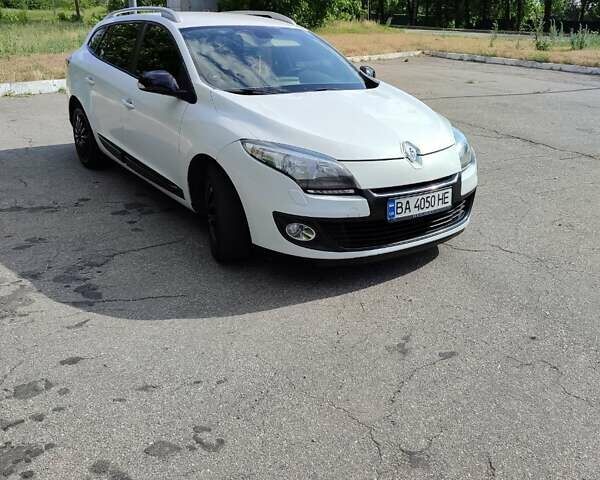 Белый Рено Меган, объемом двигателя 1.5 л и пробегом 290 тыс. км за 7700 $, фото 13 на Automoto.ua