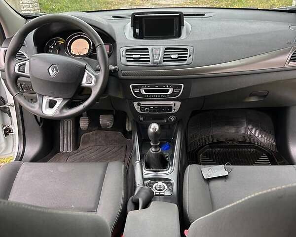 Белый Рено Меган, объемом двигателя 1.5 л и пробегом 220 тыс. км за 7700 $, фото 8 на Automoto.ua