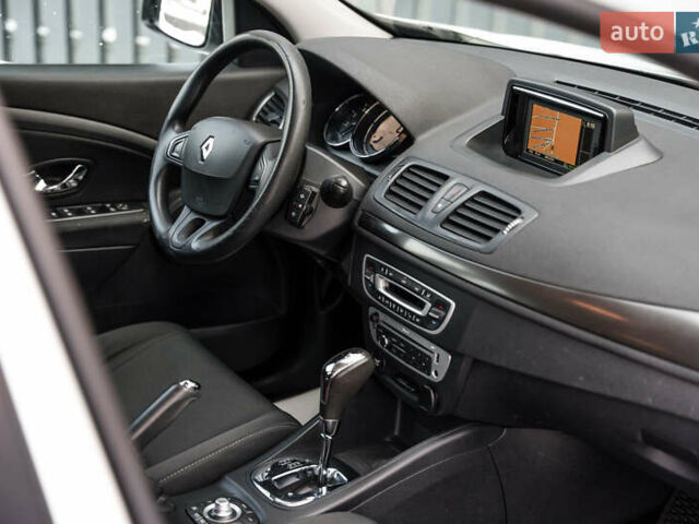 Белый Рено Меган, объемом двигателя 1.46 л и пробегом 291 тыс. км за 6200 $, фото 44 на Automoto.ua