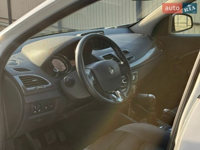 Белый Рено Меган, объемом двигателя 1.6 л и пробегом 267 тыс. км за 6800 $, фото 7 на Automoto.ua
