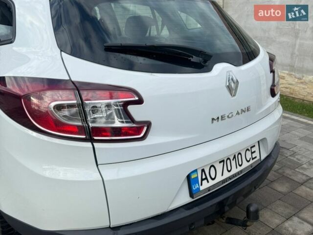 Белый Рено Меган, объемом двигателя 1.6 л и пробегом 267 тыс. км за 6800 $, фото 5 на Automoto.ua