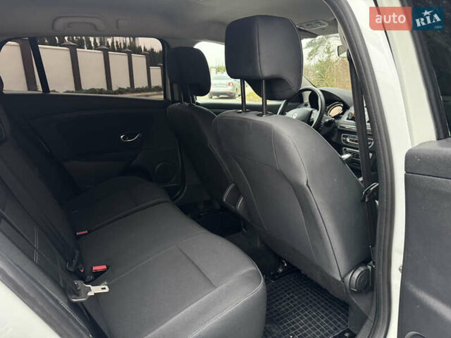 Білий Рено Меган, об'ємом двигуна 1.46 л та пробігом 245 тис. км за 8500 $, фото 20 на Automoto.ua