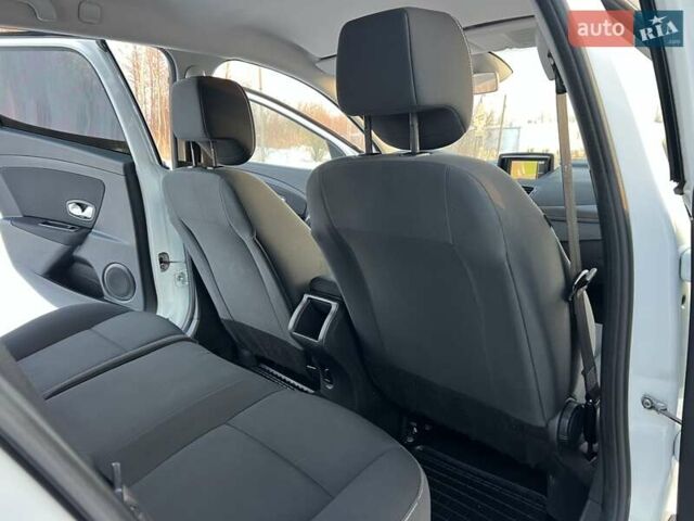 Белый Рено Меган, объемом двигателя 1.5 л и пробегом 189 тыс. км за 7750 $, фото 44 на Automoto.ua