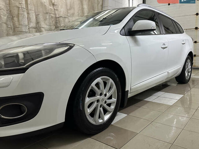 Белый Рено Меган, объемом двигателя 1.5 л и пробегом 237 тыс. км за 8150 $, фото 6 на Automoto.ua