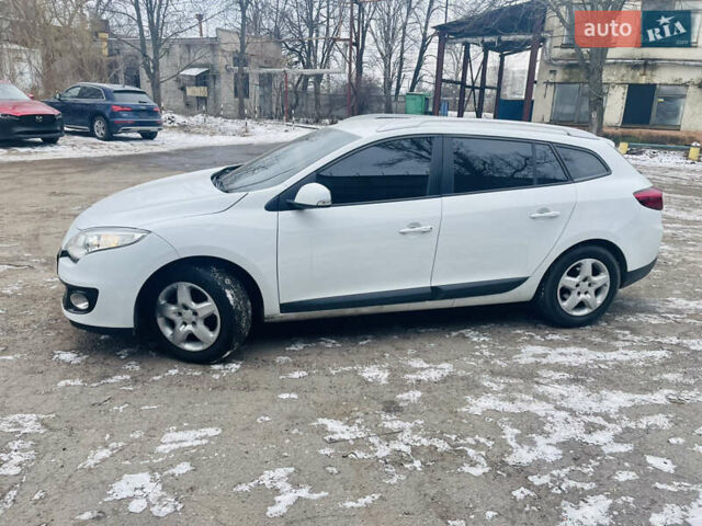 Белый Рено Меган, объемом двигателя 1.46 л и пробегом 187 тыс. км за 7200 $, фото 3 на Automoto.ua