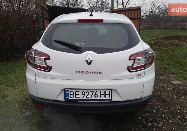 Белый Рено Меган, объемом двигателя 1.46 л и пробегом 270 тыс. км за 6100 $, фото 4 на Automoto.ua