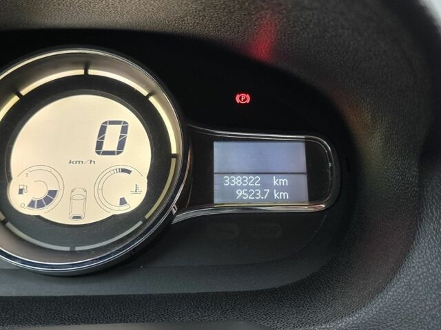 Белый Рено Меган, объемом двигателя 1.5 л и пробегом 338 тыс. км за 6900 $, фото 7 на Automoto.ua