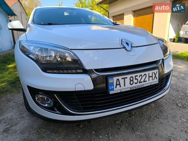 Белый Рено Меган, объемом двигателя 1.5 л и пробегом 240 тыс. км за 8100 $, фото 1 на Automoto.ua