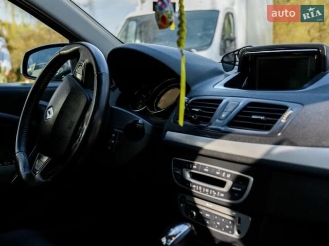 Белый Рено Меган, объемом двигателя 1.5 л и пробегом 230 тыс. км за 9300 $, фото 9 на Automoto.ua