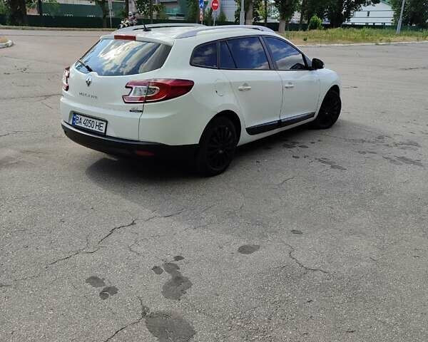 Белый Рено Меган, объемом двигателя 1.5 л и пробегом 290 тыс. км за 7700 $, фото 14 на Automoto.ua
