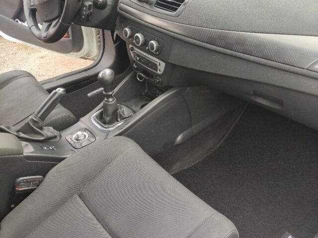 Білий Рено Меган, об'ємом двигуна 1.5 л та пробігом 167 тис. км за 6800 $, фото 5 на Automoto.ua