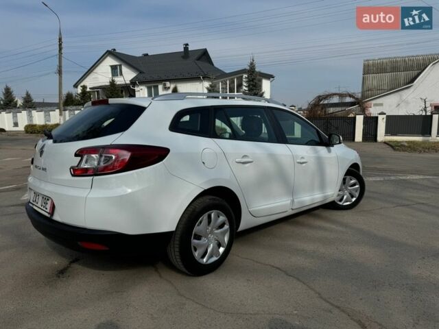 Белый Рено Меган, объемом двигателя 1.6 л и пробегом 209 тыс. км за 8350 $, фото 22 на Automoto.ua