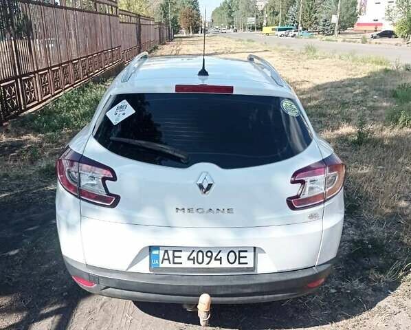 Белый Рено Меган, объемом двигателя 1.46 л и пробегом 250 тыс. км за 8019 $, фото 19 на Automoto.ua