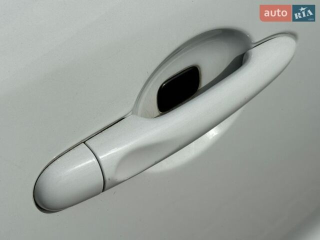 Білий Рено Меган, об'ємом двигуна 1.5 л та пробігом 238 тис. км за 6650 $, фото 24 на Automoto.ua