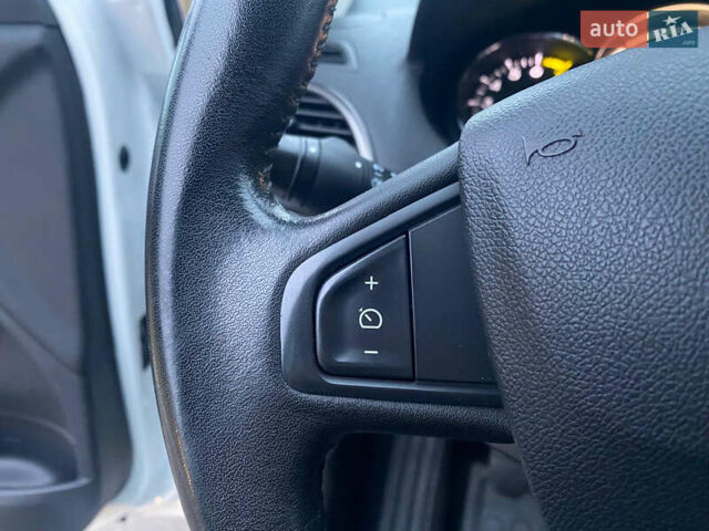 Белый Рено Меган, объемом двигателя 1.2 л и пробегом 146 тыс. км за 6600 $, фото 33 на Automoto.ua