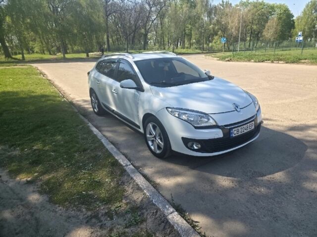 Белый Рено Меган, объемом двигателя 1.5 л и пробегом 253 тыс. км за 7500 $, фото 9 на Automoto.ua