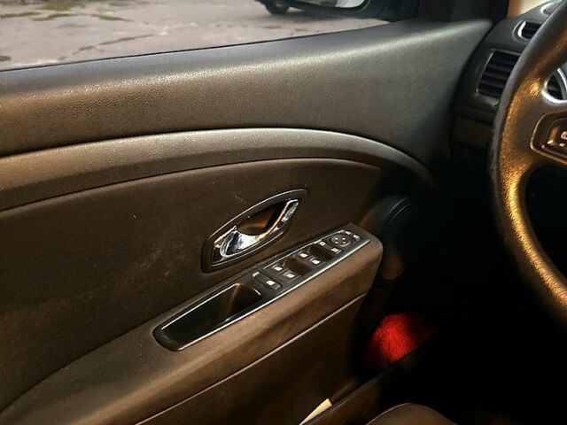 Белый Рено Меган, объемом двигателя 1.5 л и пробегом 235 тыс. км за 7200 $, фото 6 на Automoto.ua