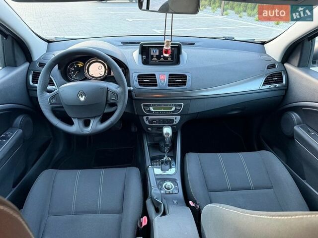 Белый Рено Меган, объемом двигателя 1.5 л и пробегом 213 тыс. км за 9250 $, фото 31 на Automoto.ua