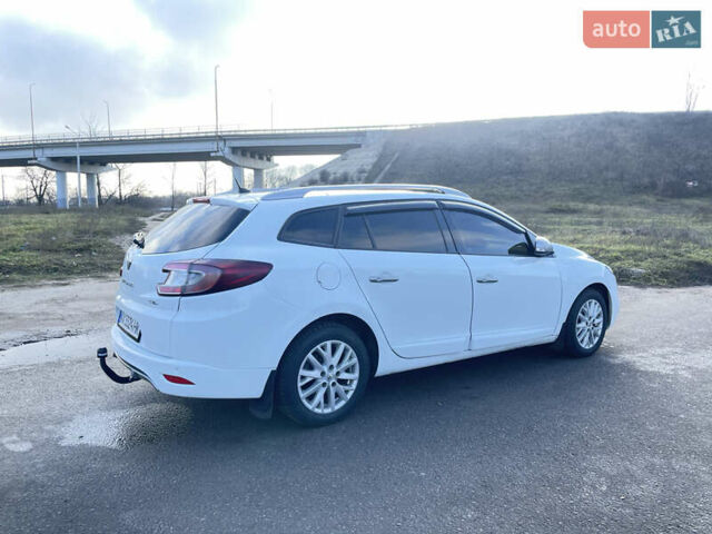 Белый Рено Меган, объемом двигателя 1.46 л и пробегом 390 тыс. км за 8200 $, фото 3 на Automoto.ua