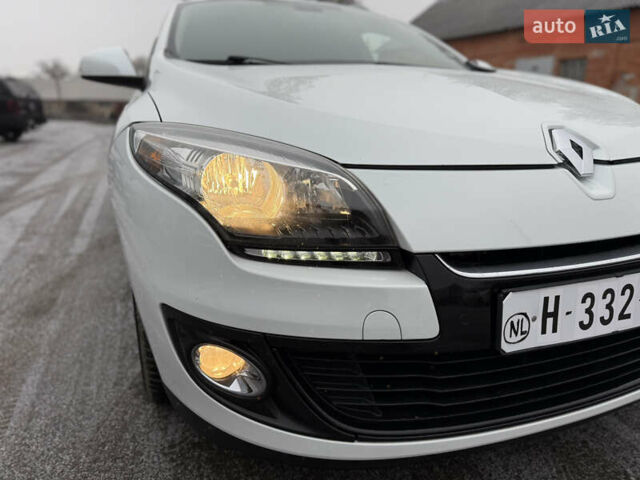 Белый Рено Меган, объемом двигателя 1.6 л и пробегом 153 тыс. км за 9300 $, фото 18 на Automoto.ua
