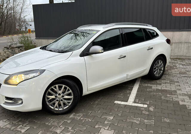 Белый Рено Меган, объемом двигателя 1.5 л и пробегом 241 тыс. км за 10200 $, фото 5 на Automoto.ua