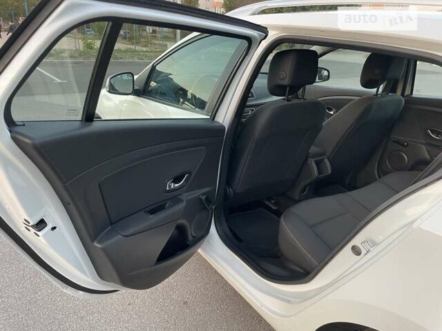 Білий Рено Меган, об'ємом двигуна 1.46 л та пробігом 223 тис. км за 8300 $, фото 36 на Automoto.ua