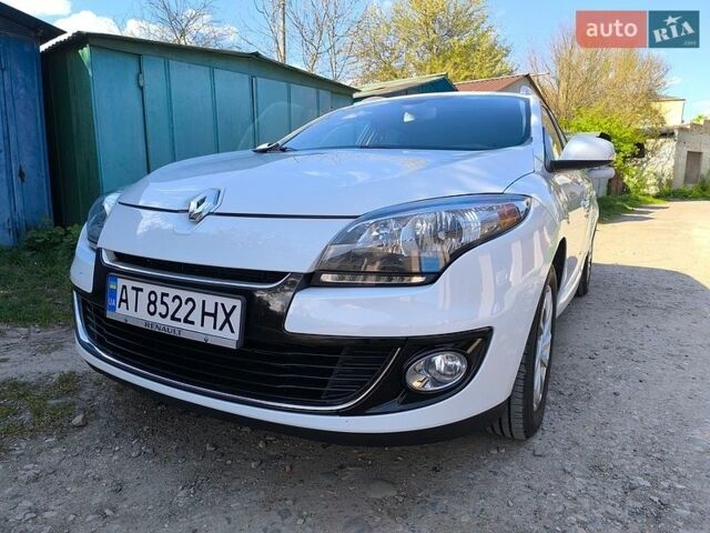 Белый Рено Меган, объемом двигателя 1.5 л и пробегом 240 тыс. км за 8100 $, фото 2 на Automoto.ua