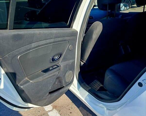 Белый Рено Меган, объемом двигателя 1.5 л и пробегом 207 тыс. км за 8500 $, фото 16 на Automoto.ua