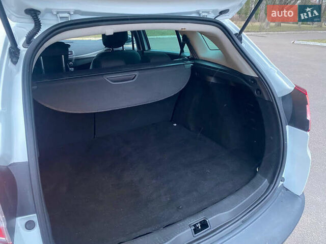Белый Рено Меган, объемом двигателя 1.2 л и пробегом 146 тыс. км за 6600 $, фото 30 на Automoto.ua