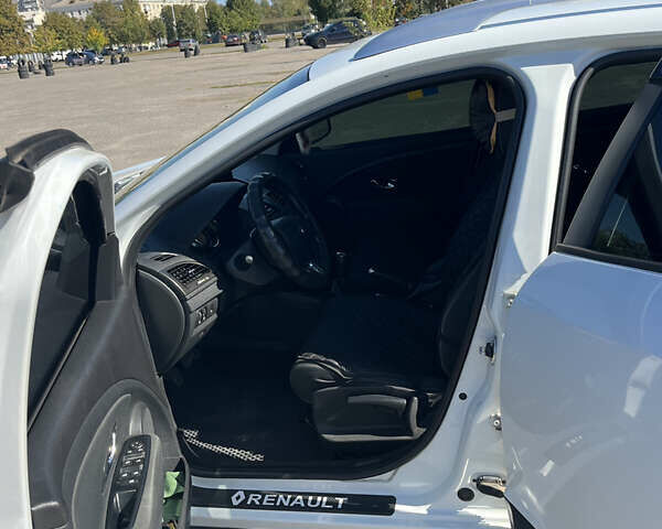 Білий Рено Меган, об'ємом двигуна 1.46 л та пробігом 222 тис. км за 8200 $, фото 18 на Automoto.ua