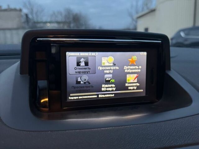 Белый Рено Меган, объемом двигателя 1.5 л и пробегом 300 тыс. км за 7999 $, фото 7 на Automoto.ua