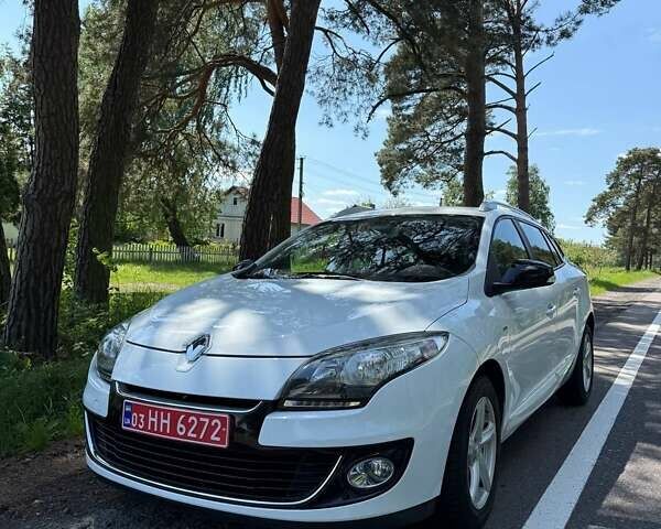 Белый Рено Меган, объемом двигателя 1.5 л и пробегом 239 тыс. км за 8800 $, фото 1 на Automoto.ua