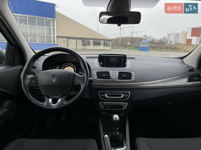 Білий Рено Меган, об'ємом двигуна 1.46 л та пробігом 256 тис. км за 7999 $, фото 25 на Automoto.ua