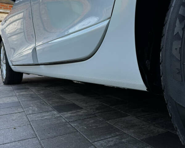 Белый Рено Меган, объемом двигателя 1.5 л и пробегом 236 тыс. км за 9700 $, фото 6 на Automoto.ua