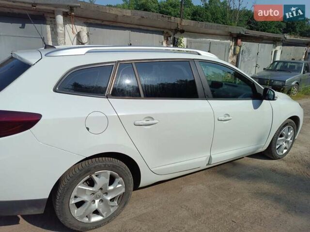 Белый Рено Меган, объемом двигателя 1.5 л и пробегом 250 тыс. км за 7100 $, фото 9 на Automoto.ua