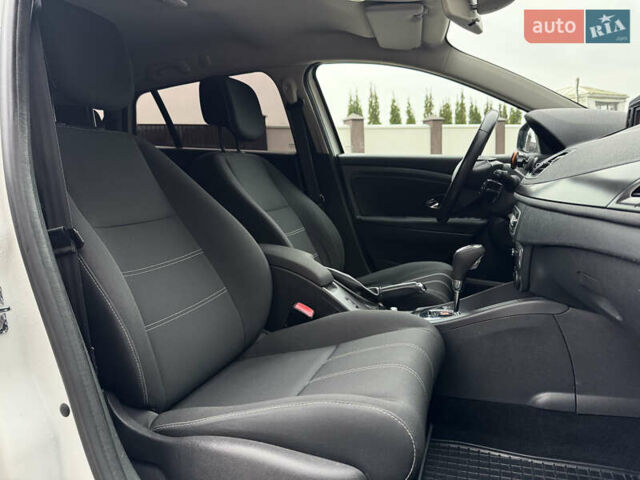 Білий Рено Меган, об'ємом двигуна 1.46 л та пробігом 245 тис. км за 8500 $, фото 18 на Automoto.ua