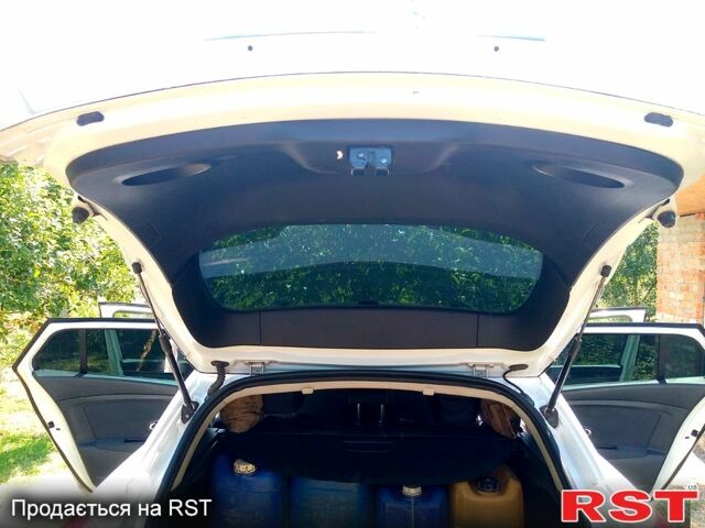 Белый Рено Меган, объемом двигателя 1.5 л и пробегом 342 тыс. км за 7500 $, фото 7 на Automoto.ua