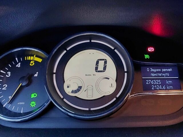 Белый Рено Меган, объемом двигателя 1.5 л и пробегом 277 тыс. км за 6700 $, фото 5 на Automoto.ua