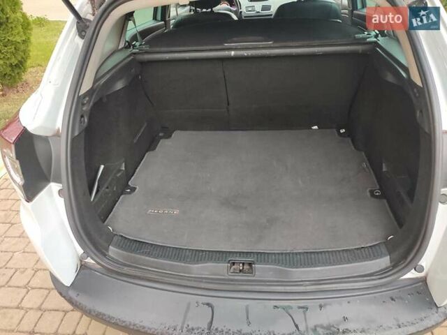 Рено Меган 2013 в Буче на Automoto.ua Белый Рено Меган, объемом двигателя 1.46 л и пробегом 270 тыс. км за 7000 $, фото 6 на Automoto.ua