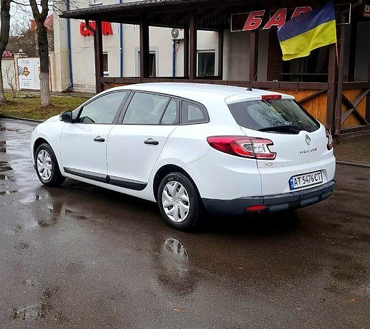 Белый Рено Меган, объемом двигателя 15 л и пробегом 228 тыс. км за 7250 $, фото 4 на Automoto.ua