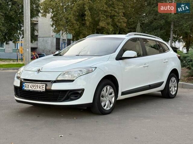 Білий Рено Меган, об'ємом двигуна 1.46 л та пробігом 258 тис. км за 7200 $, фото 2 на Automoto.ua