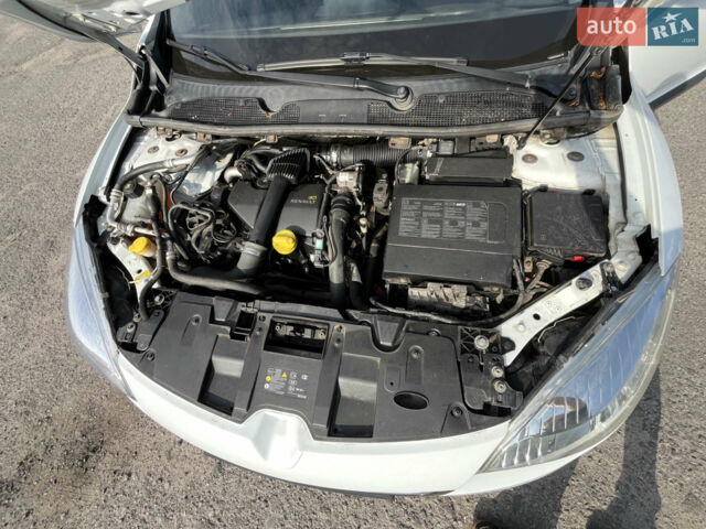 Белый Рено Меган, объемом двигателя 1.46 л и пробегом 222 тыс. км за 7700 $, фото 10 на Automoto.ua