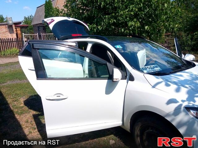 Белый Рено Меган, объемом двигателя 1.5 л и пробегом 342 тыс. км за 7500 $, фото 9 на Automoto.ua