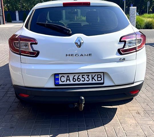 Белый Рено Меган, объемом двигателя 1.5 л и пробегом 265 тыс. км за 6950 $, фото 2 на Automoto.ua
